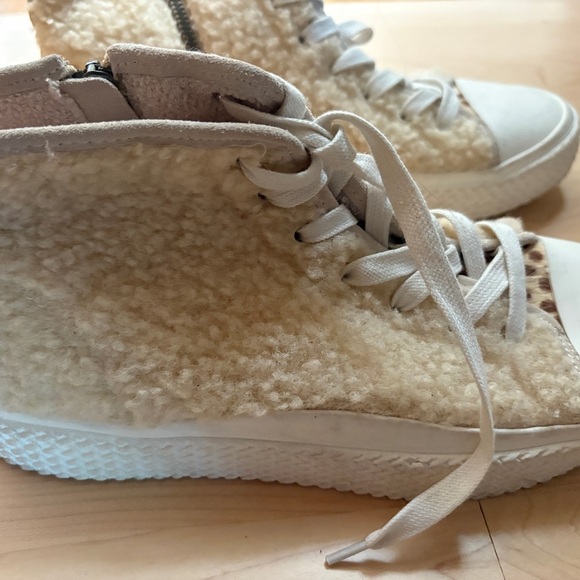 Dolce Vita Sherpa High Top Size 8.5 NWOB - Picture 2 of 4